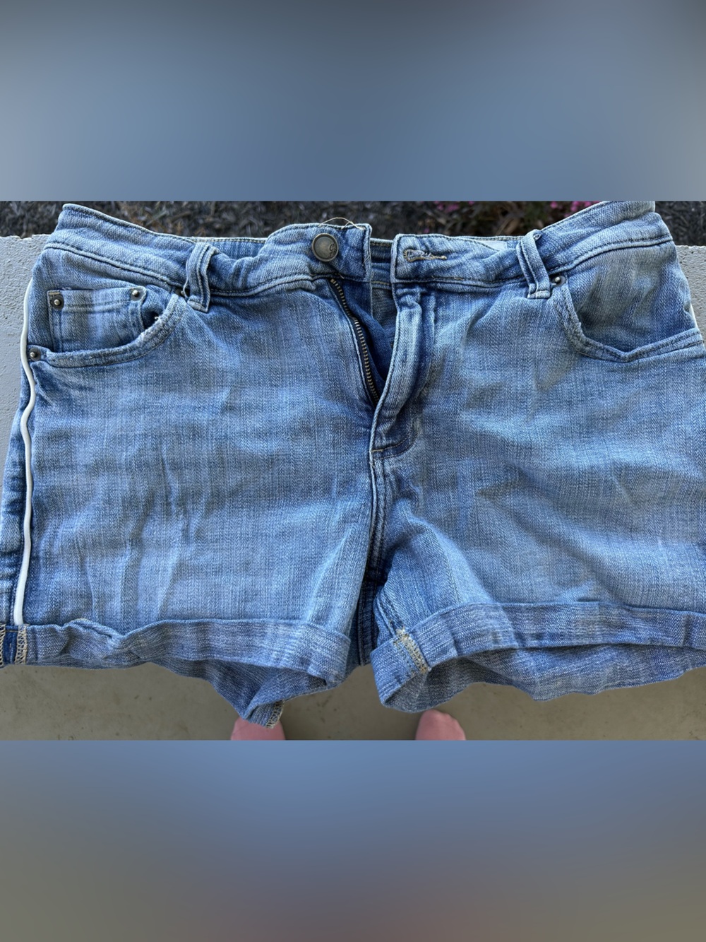 Women’s blue jean shorts size 30